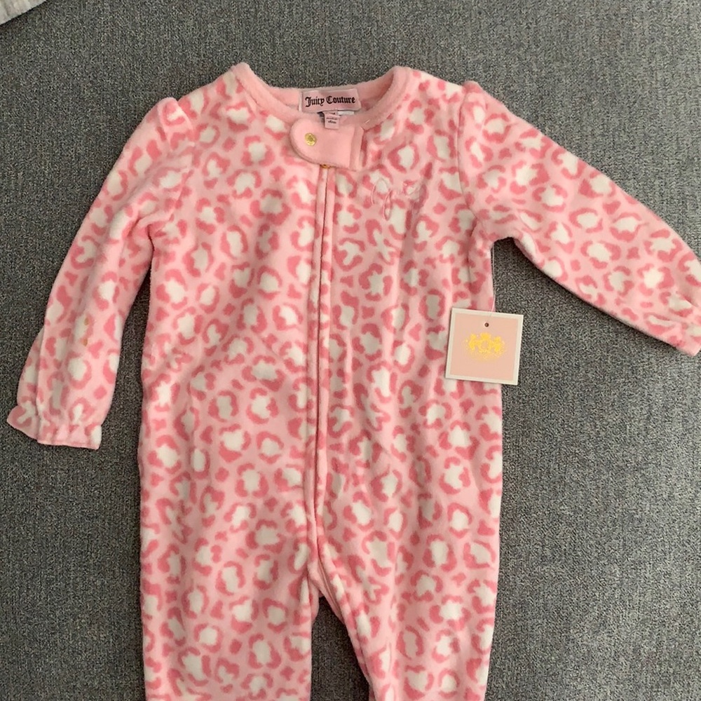 NWT! Baby girl juicy couture footed sleeper